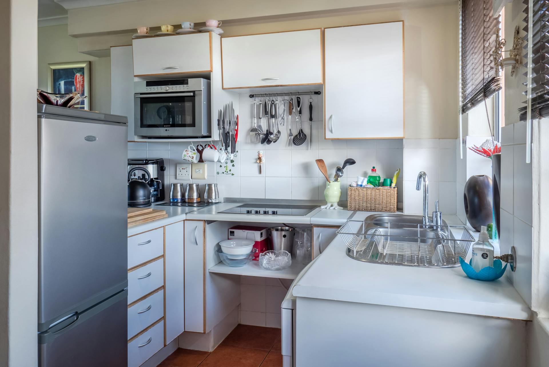 Professional kitchen cleaning for Airbnb properties